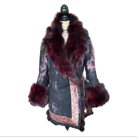 NIGEL PRESTON KNIT Luxurious Boho Coat fully lined in soft burgundy Genuine Fur